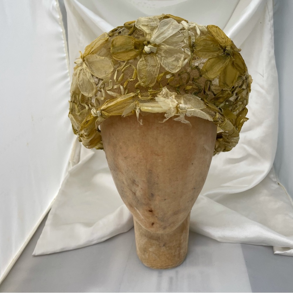 vintage 1960s rafia flower hat